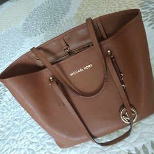 Michael Kors Jet Set Tote